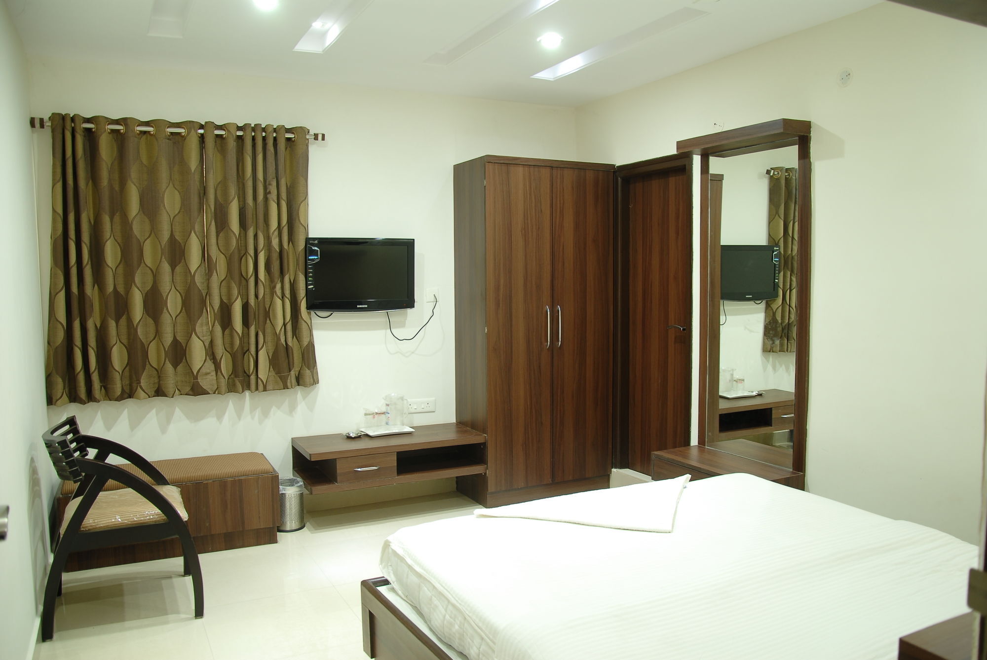 Hotel Vjr Residency By Hotelscart Haiderabad Buitenkant foto